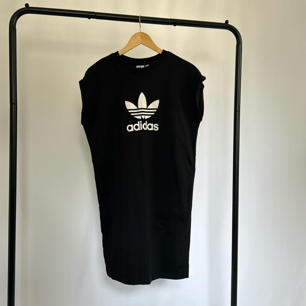 Black Short Sleeved Tee Shirt Dress | She’s Active & Flirty